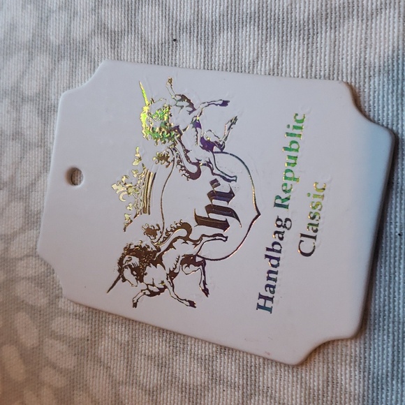 Handbag Republic Classic Burgundy Convertible Satchel with Gemstone Bee Charm - Picture 13 of 15